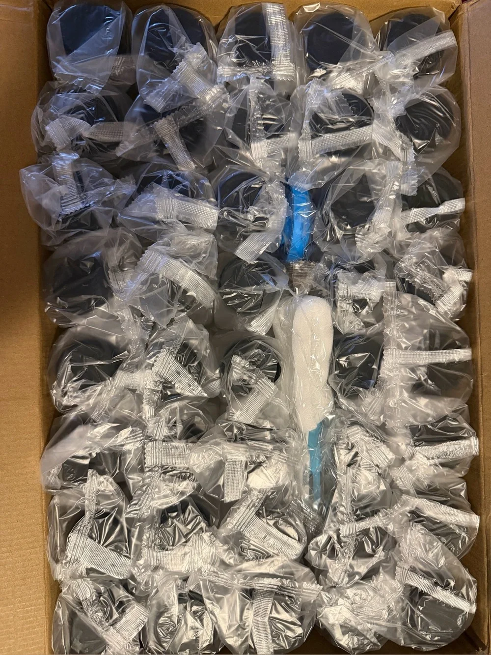 Moretoes 40pcs 12oz Juice Bottles with Caps, Plastic Bottles with Lids